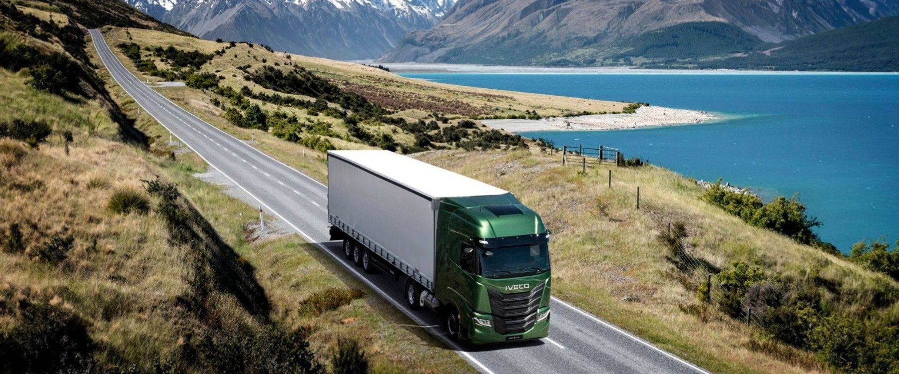 IVECO S-WAY dağ yolu üzerinde